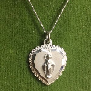 Religious pendant necklace
